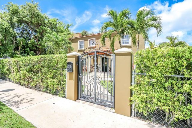 1700 SW 14th Ave, Miami, FL 33145