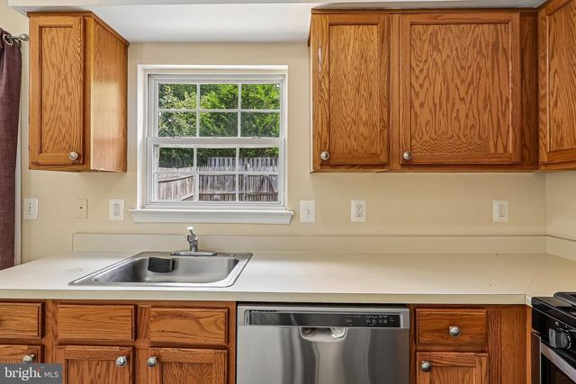 6233 E HIL MAR CIR, District Heights, MD 20747