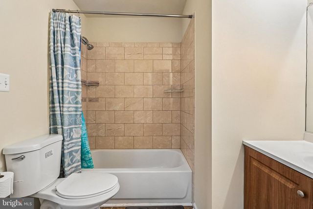 6233 E HIL MAR CIR, District Heights, MD 20747