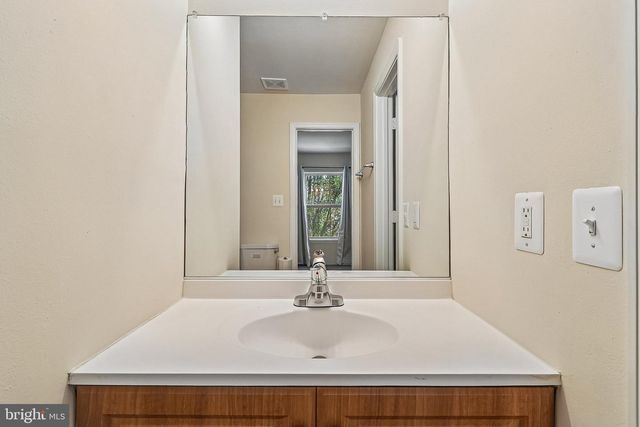 6233 E HIL MAR CIR, District Heights, MD 20747
