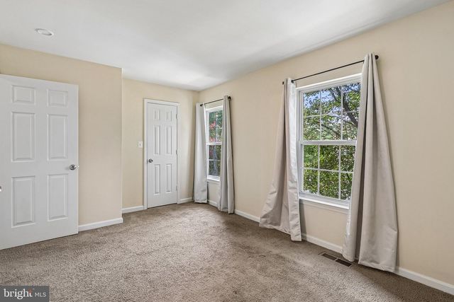 6233 E HIL MAR CIR, District Heights, MD 20747