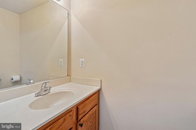 6233 E HIL MAR CIR, District Heights, MD 20747