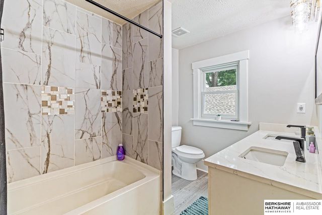 2732 N 48th Street, Omaha, NE 68104