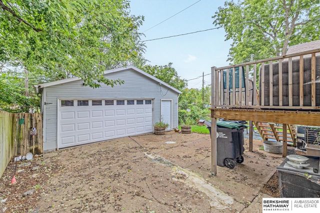 2732 N 48th Street, Omaha, NE 68104