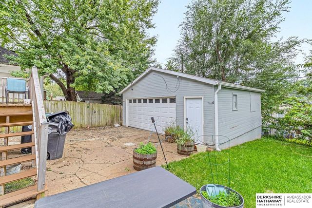 2732 N 48th Street, Omaha, NE 68104