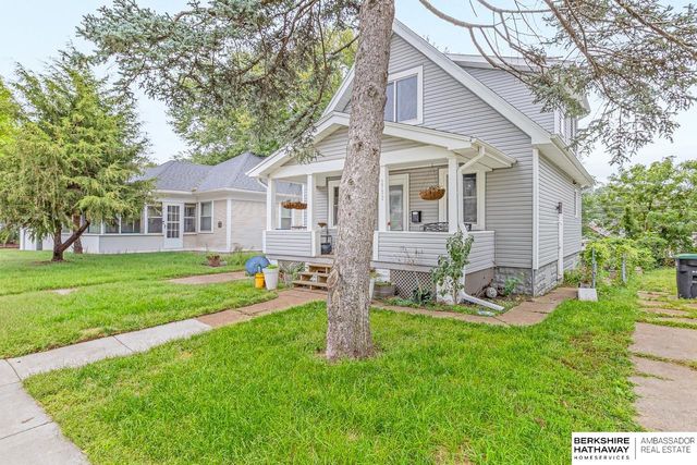2732 N 48th Street, Omaha, NE 68104