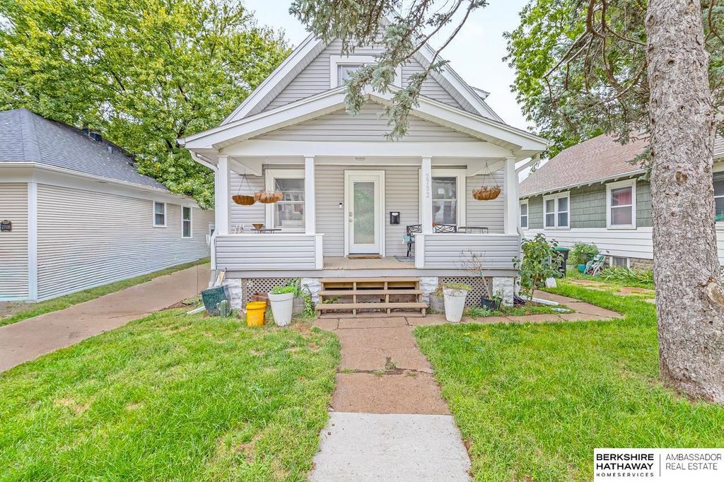 2732 N 48th Street, Omaha, NE 68104