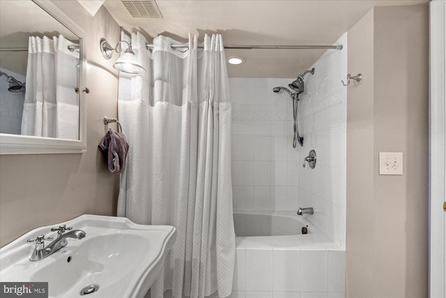 3825 INGOMAR ST NW, Washington, DC 20015