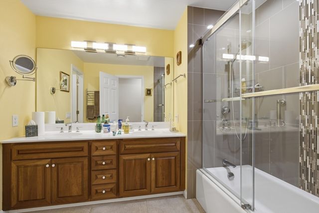 51 Florence St 51, Newton, MA 02467