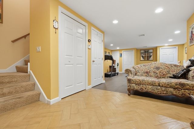 51 Florence St 51, Newton, MA 02467