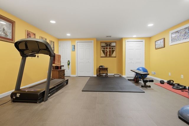 51 Florence St 51, Newton, MA 02467