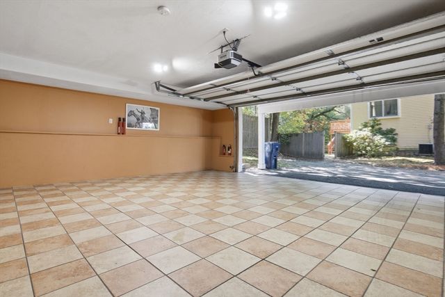 51 Florence St 51, Newton, MA 02467