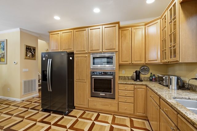51 Florence St 51, Newton, MA 02467