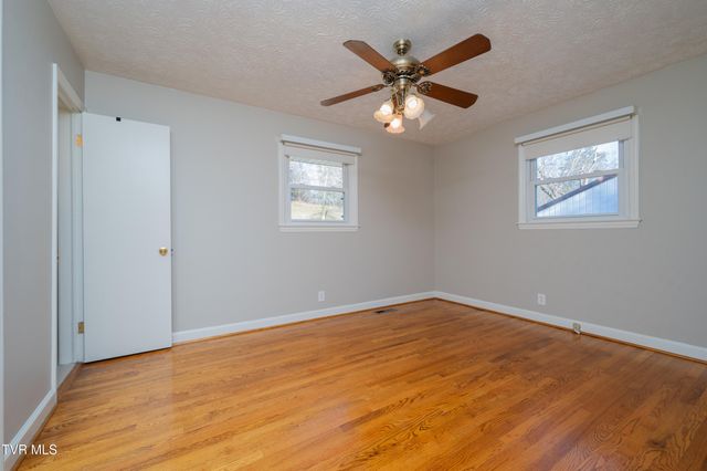 361 Woodcrest Drive, Kingsport, TN 37663