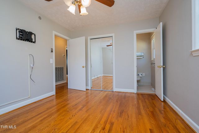 361 Woodcrest Drive, Kingsport, TN 37663