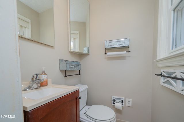 361 Woodcrest Drive, Kingsport, TN 37663