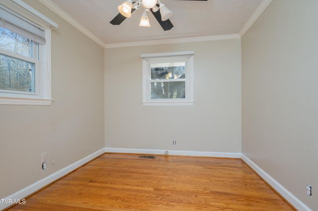 361 Woodcrest Drive, Kingsport, TN 37663