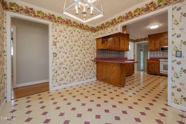 361 Woodcrest Drive, Kingsport, TN 37663