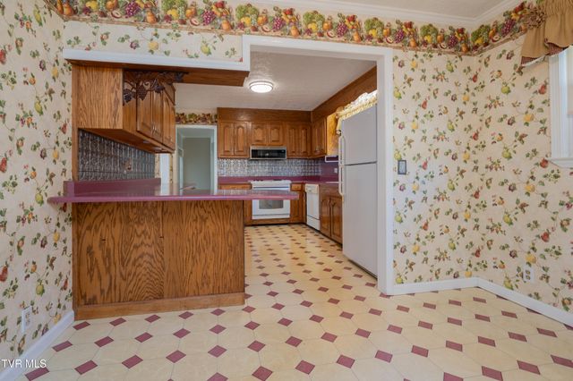 361 Woodcrest Drive, Kingsport, TN 37663