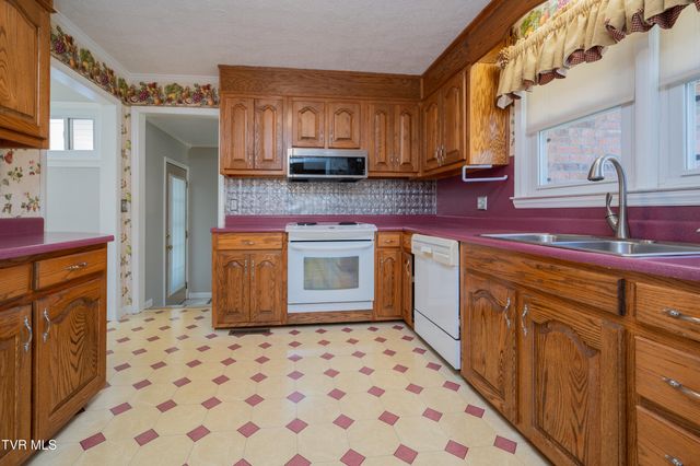 361 Woodcrest Drive, Kingsport, TN 37663
