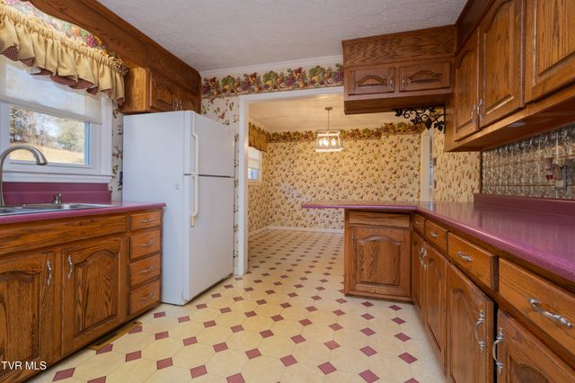 361 Woodcrest Drive, Kingsport, TN 37663