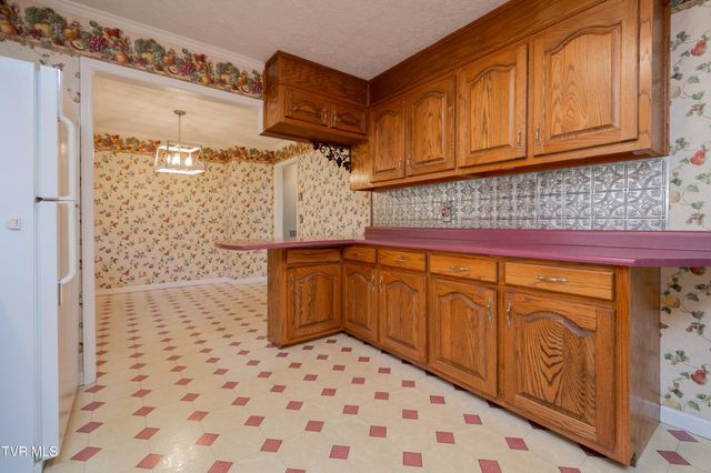 361 Woodcrest Drive, Kingsport, TN 37663