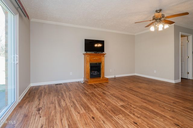 361 Woodcrest Drive, Kingsport, TN 37663