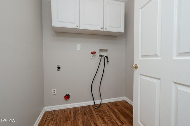 361 Woodcrest Drive, Kingsport, TN 37663