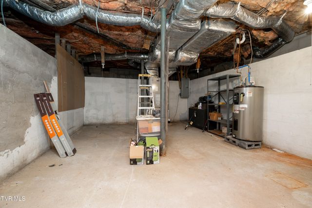 361 Woodcrest Drive, Kingsport, TN 37663