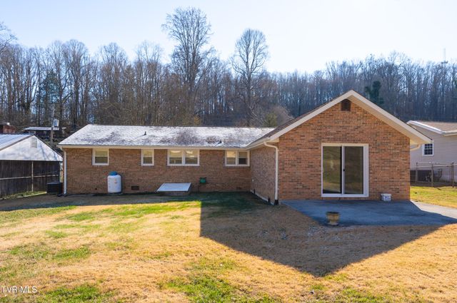 361 Woodcrest Drive, Kingsport, TN 37663
