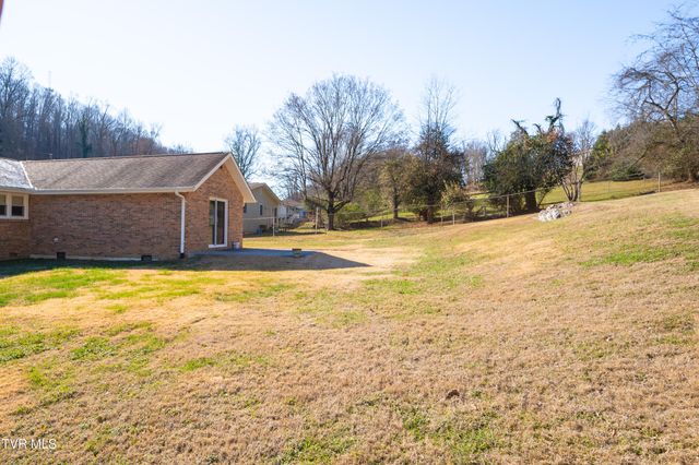 361 Woodcrest Drive, Kingsport, TN 37663