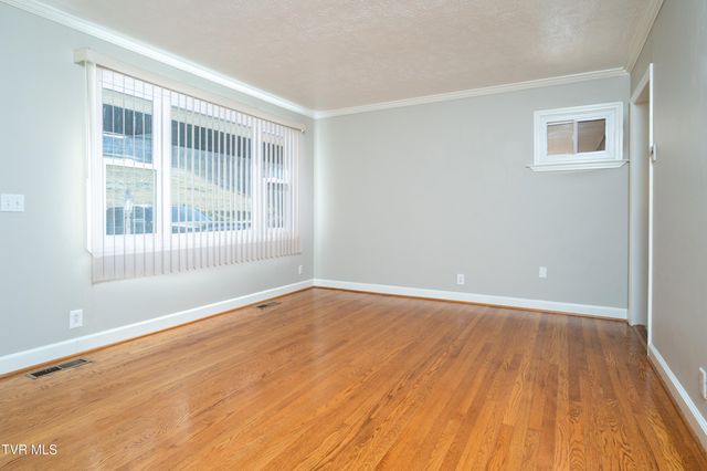 361 Woodcrest Drive, Kingsport, TN 37663