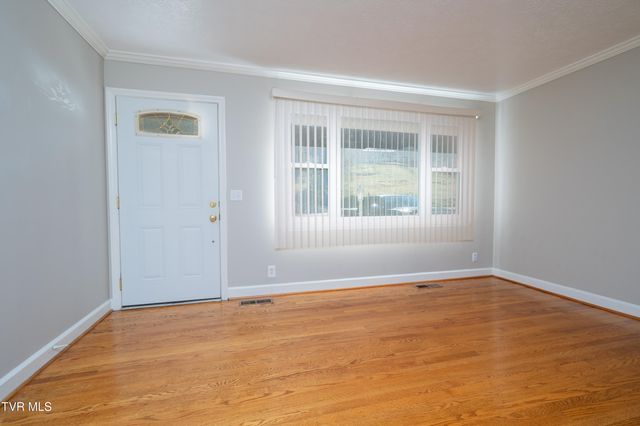 361 Woodcrest Drive, Kingsport, TN 37663