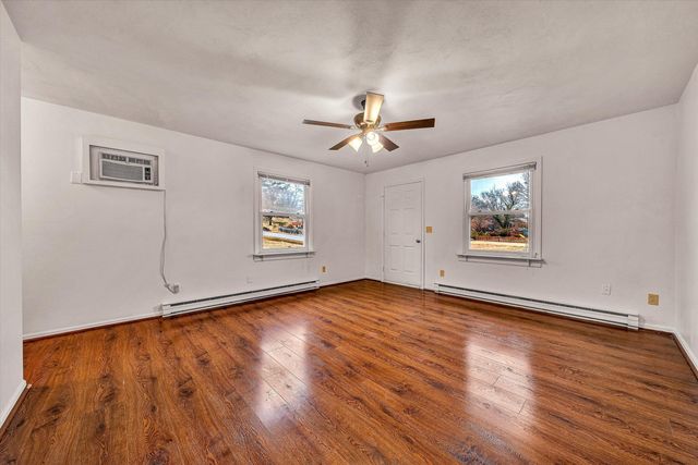 3853 Thompson LN, Roanoke, VA 24018