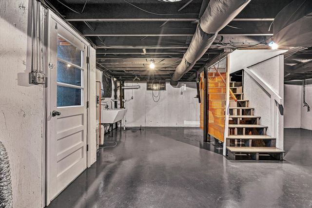 3853 Thompson LN, Roanoke, VA 24018