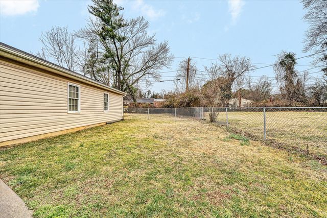 3853 Thompson LN, Roanoke, VA 24018