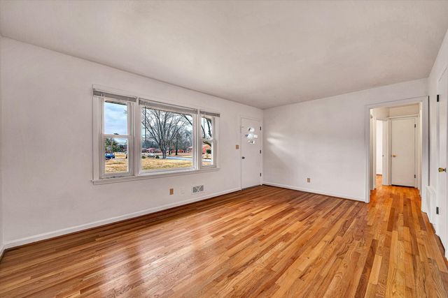 3853 Thompson LN, Roanoke, VA 24018