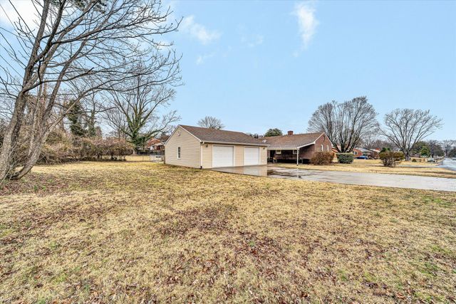 3853 Thompson LN, Roanoke, VA 24018