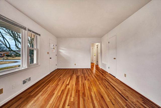 3853 Thompson LN, Roanoke, VA 24018