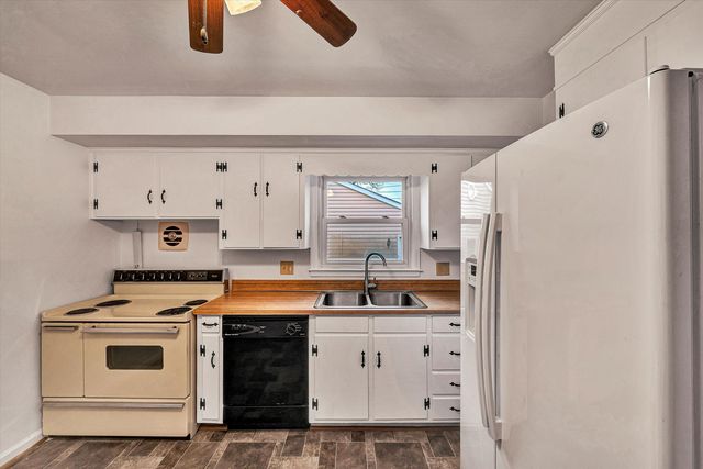 3853 Thompson LN, Roanoke, VA 24018