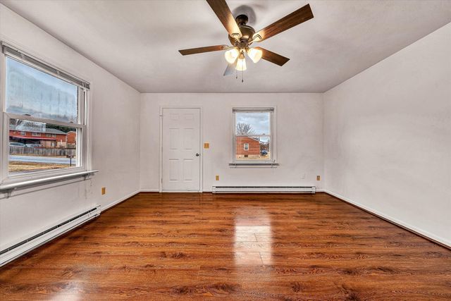 3853 Thompson LN, Roanoke, VA 24018