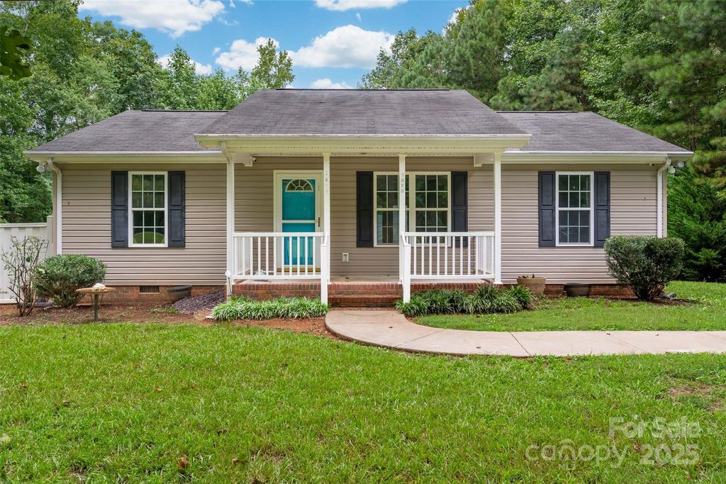 1878 Pekin Road, Candor, NC 27229