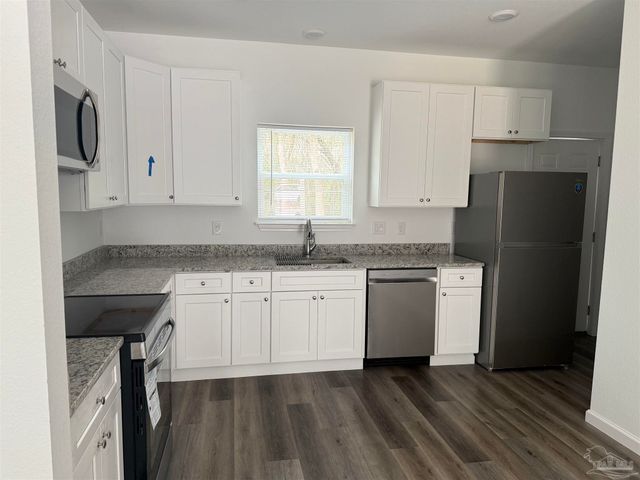 654 Nix Rd, Pensacola, FL 32506