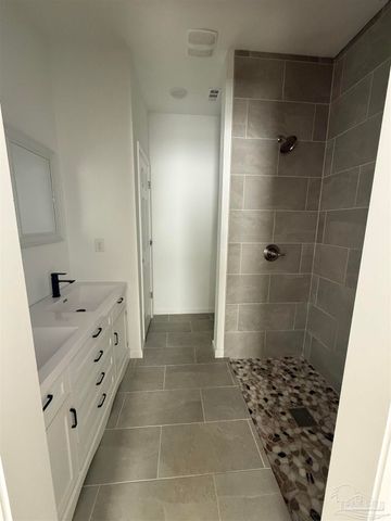 654 Nix Rd, Pensacola, FL 32506