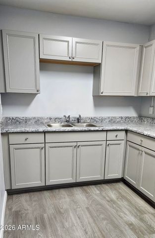 7561 N 27th Avenue, Phoenix, AZ 85051