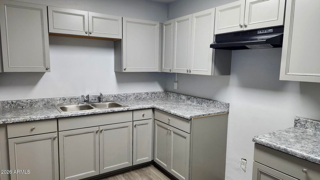 7561 N 27th Avenue, Phoenix, AZ 85051