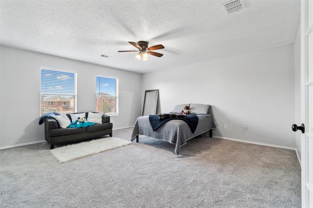 614 Pondview Drive, Cedar Hill, TX 75104