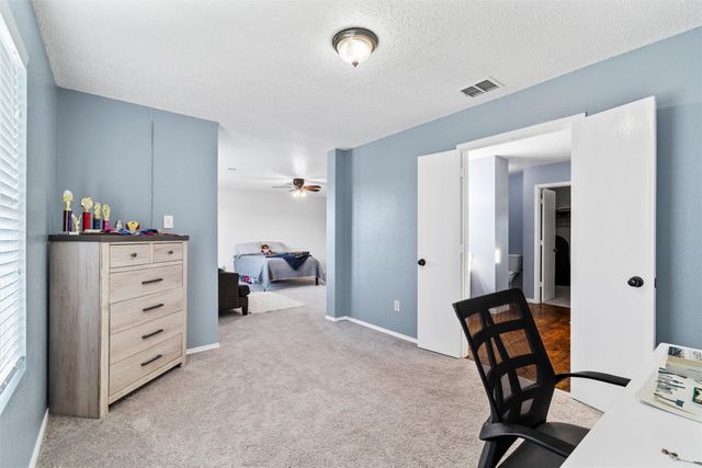 614 Pondview Drive, Cedar Hill, TX 75104