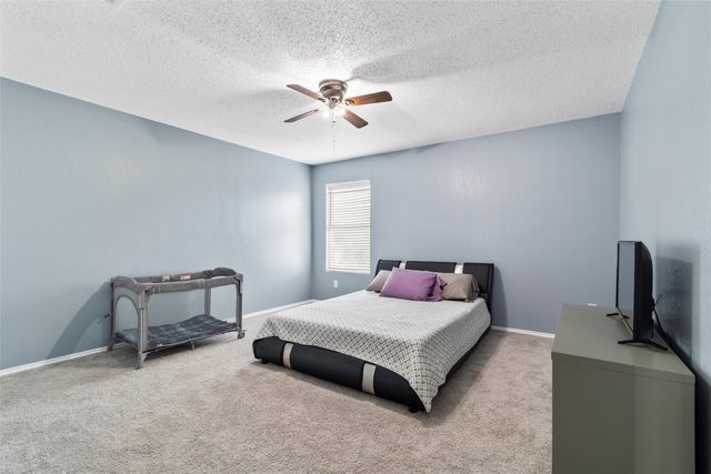 614 Pondview Drive, Cedar Hill, TX 75104