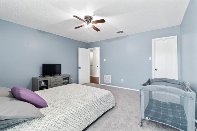 614 Pondview Drive, Cedar Hill, TX 75104